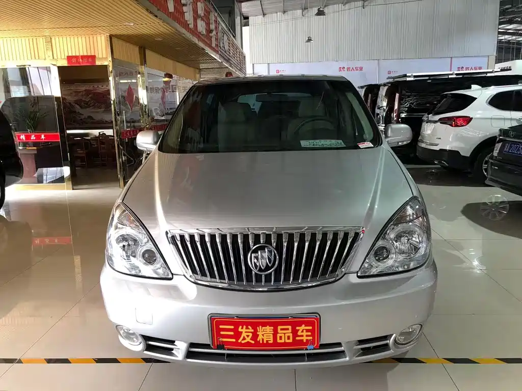 Buick GL8 — миниатюра 2