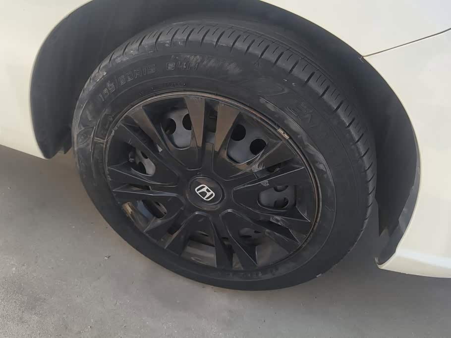 Honda Fit 1.5 л 2022 г. Белый, пробег 34400 км