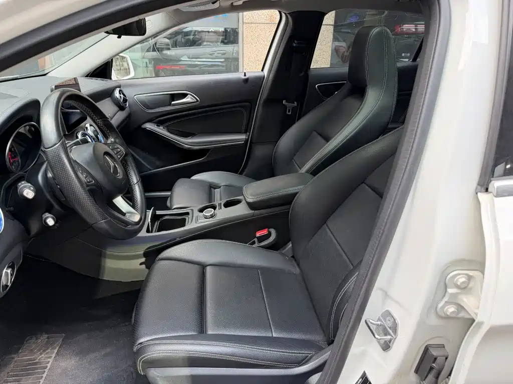 Mercedes-Benz GLA — миниатюра 8