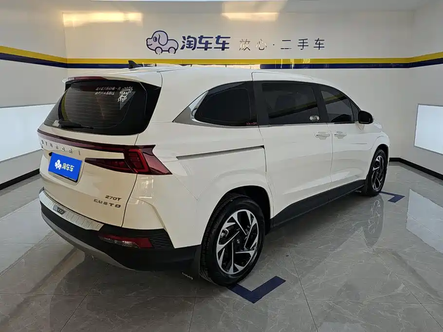Hyundai Custo — миниатюра 3