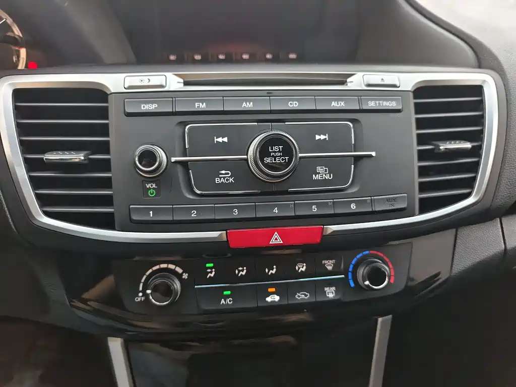 Honda Accord — миниатюра 13