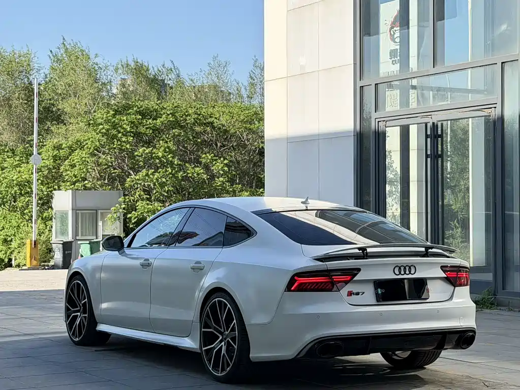 Audi RS 7 2016 RS 7 4.0T Sportback performance