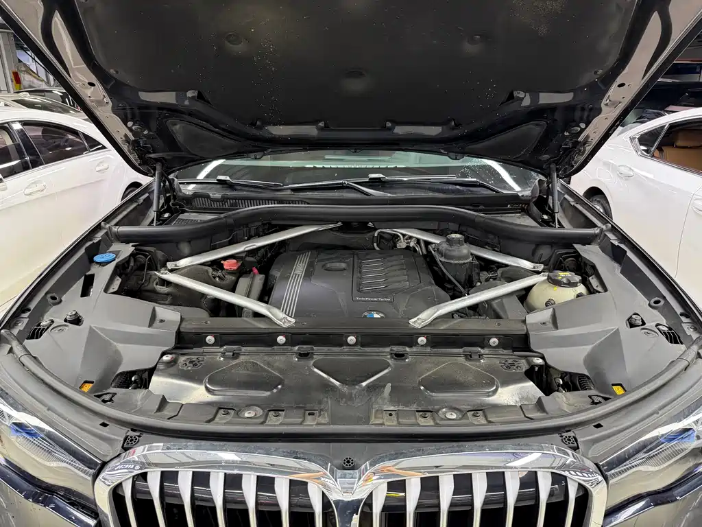 BMW X7 — миниатюра 28