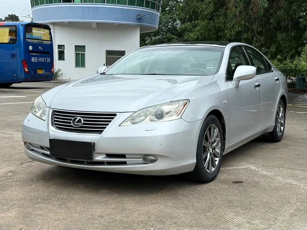 Купить Lexus ES