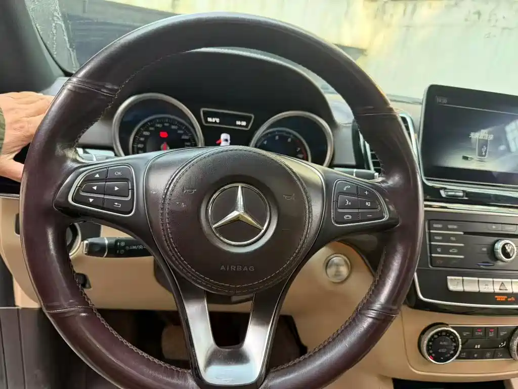 MERCEDES-BENZ GLS