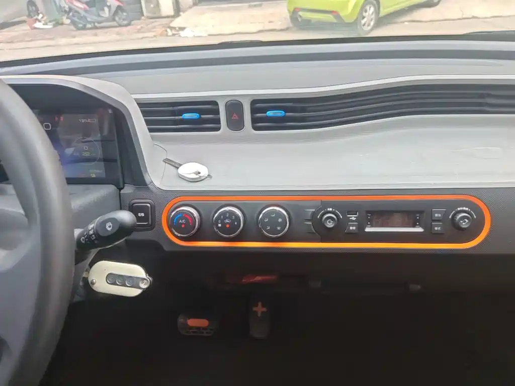 Wuling MINIEV — миниатюра 13
