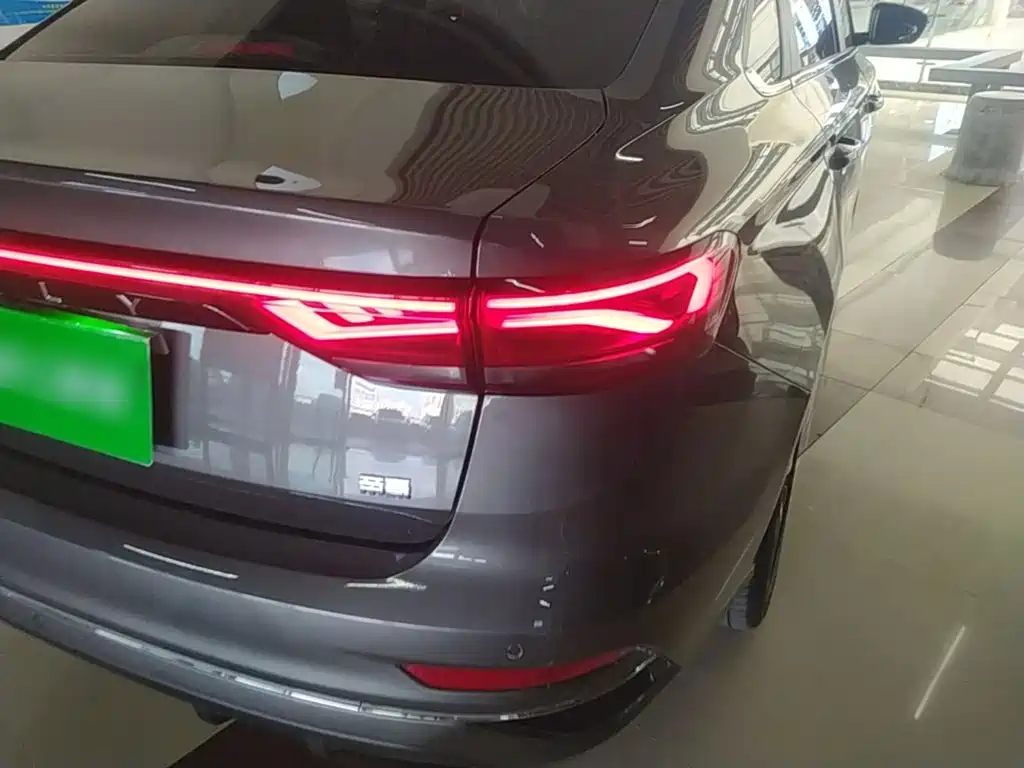 Geely Emgrand — миниатюра 8