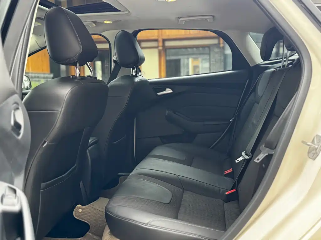 Ford Focus — миниатюра 12