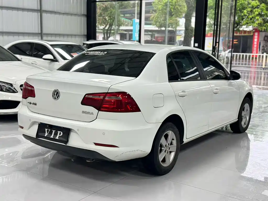 Volkswagen Bora 2013 1.6L AT Fashion