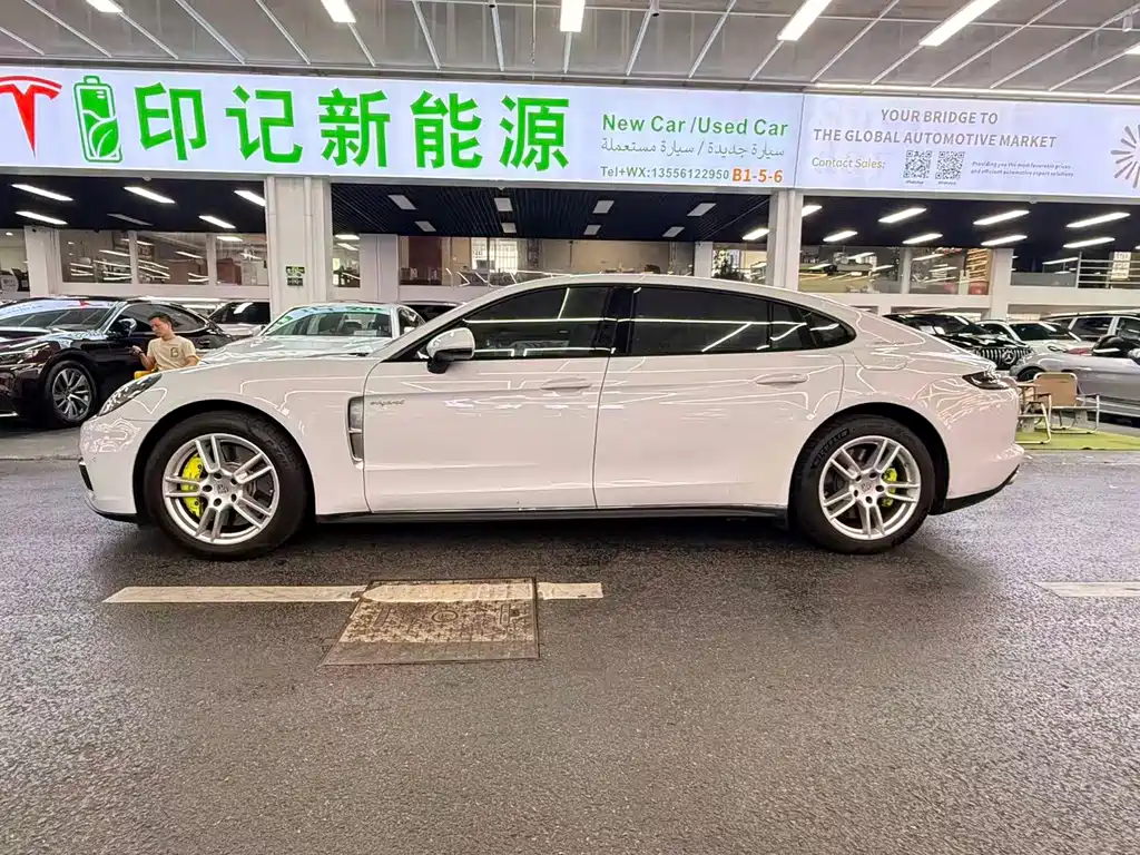 Porsche Panamera Hybrid — миниатюра 4