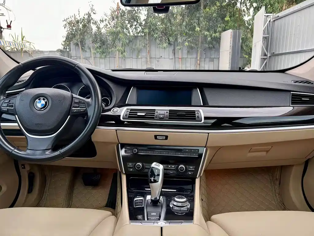 BMW 5 Series GT — миниатюра 11