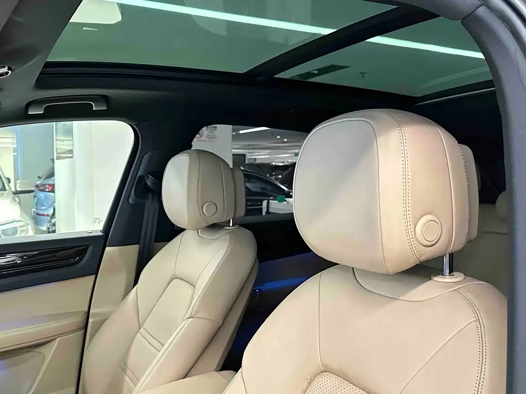 Porsche Cayenne — миниатюра 11
