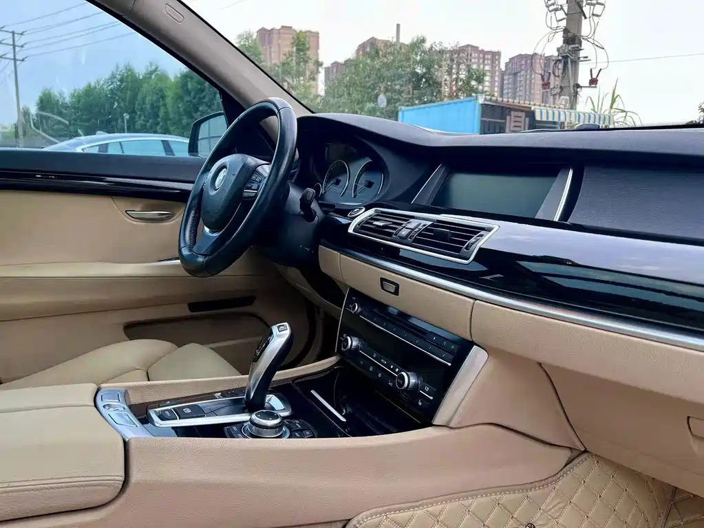 BMW 5 Series GT — миниатюра 16