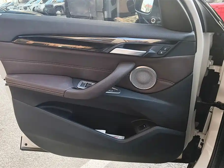 BMW X1 2021 sDrive25Li Lead