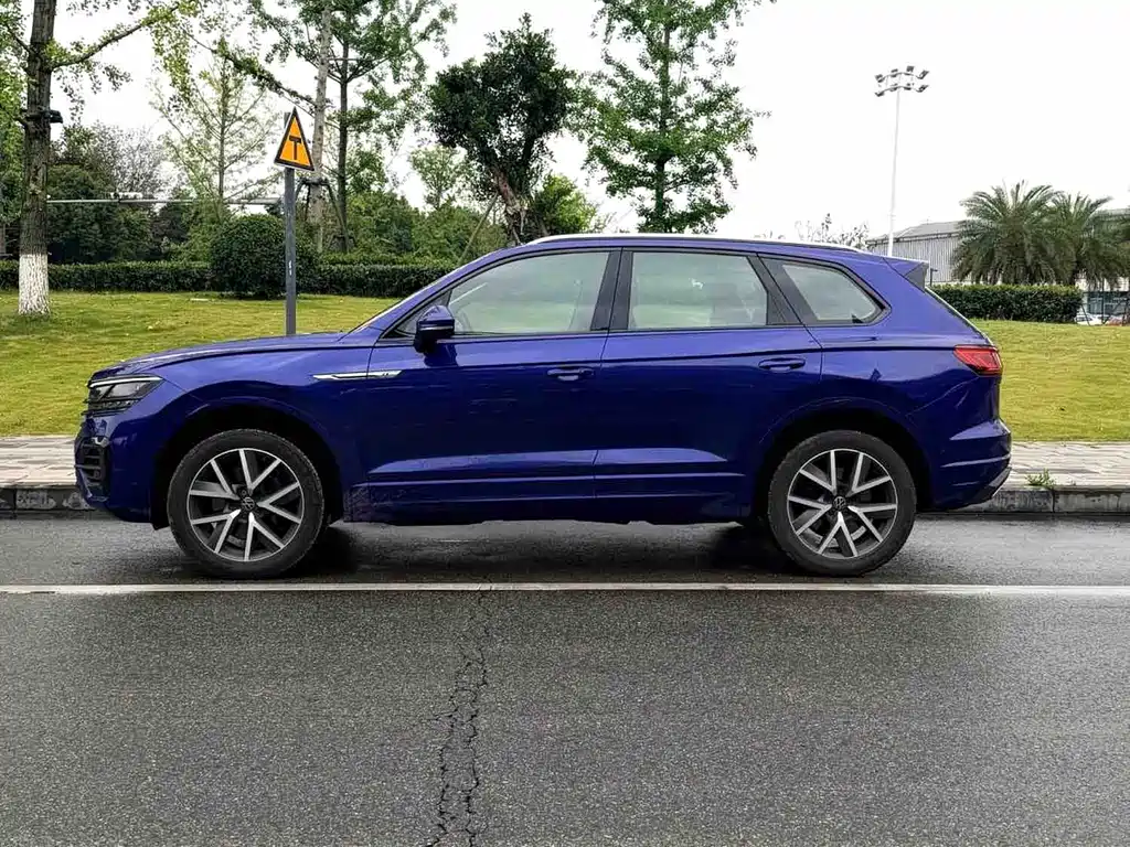 Volkswagen Touareg 2021 3.0TSI Sport