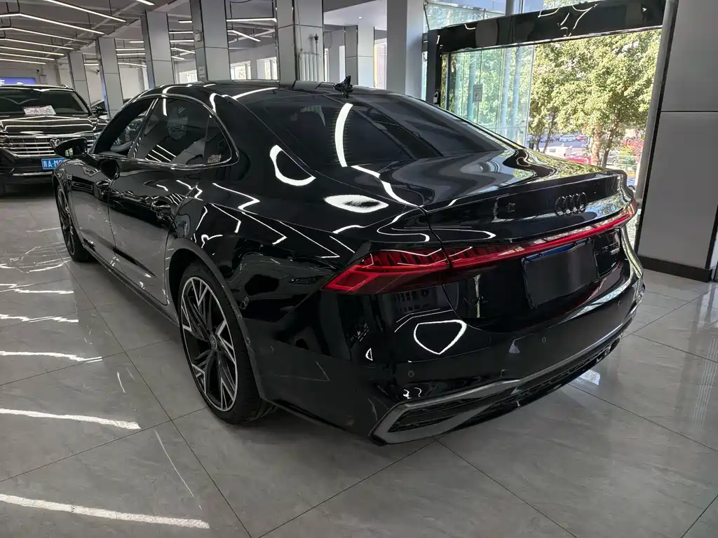 Audi A7L — миниатюра 12