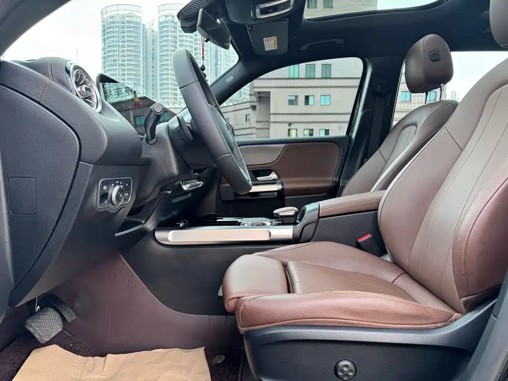 Mercedes-Benz GLB — миниатюра 4