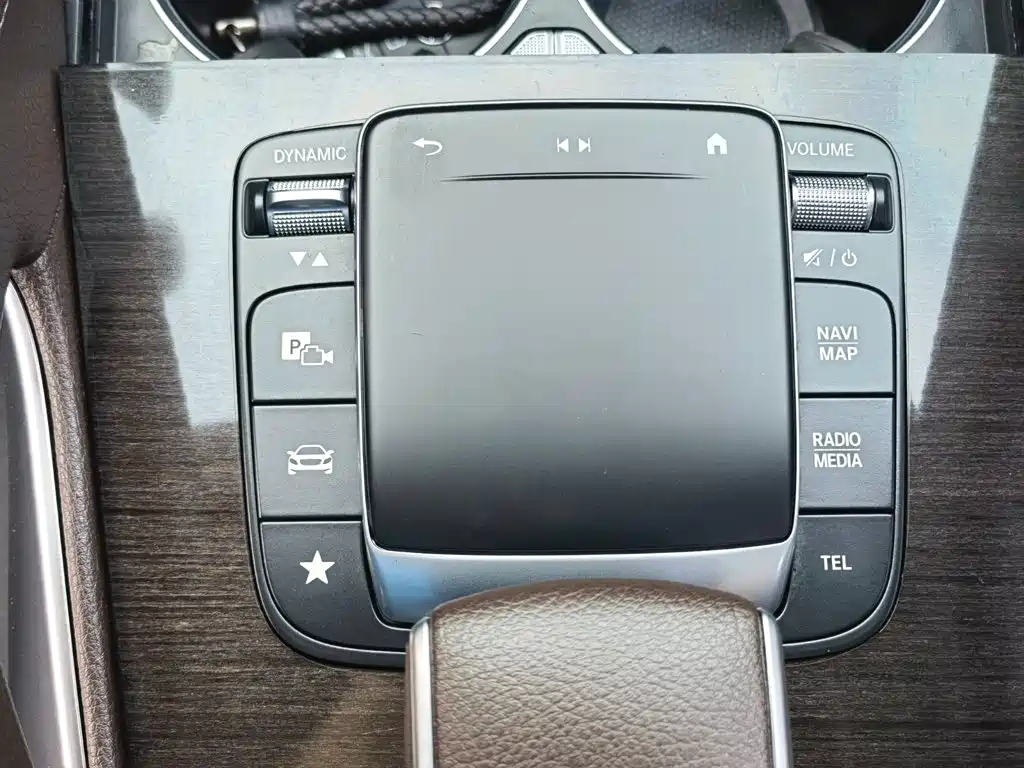 Mercedes-Benz GLE (Import) — миниатюра 27