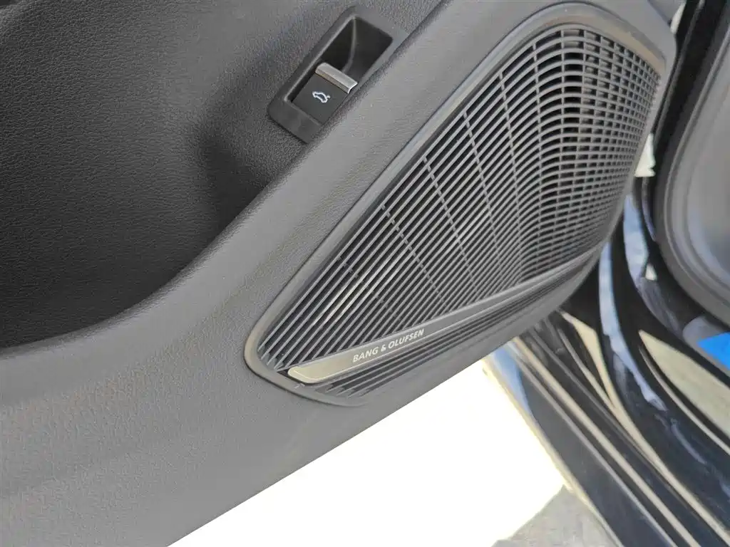 Audi RS 4 — миниатюра 8