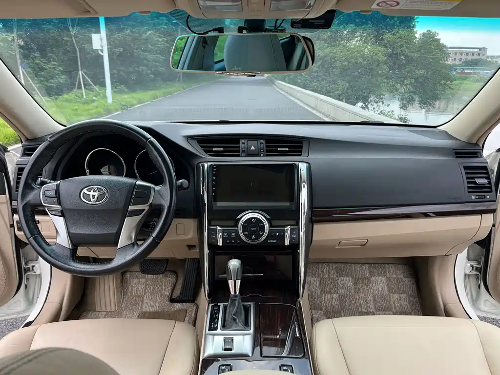 Toyota Reiz — миниатюра 6