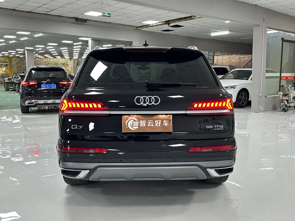 Audi Q7 2023 55 TFSI quattro S line Sport