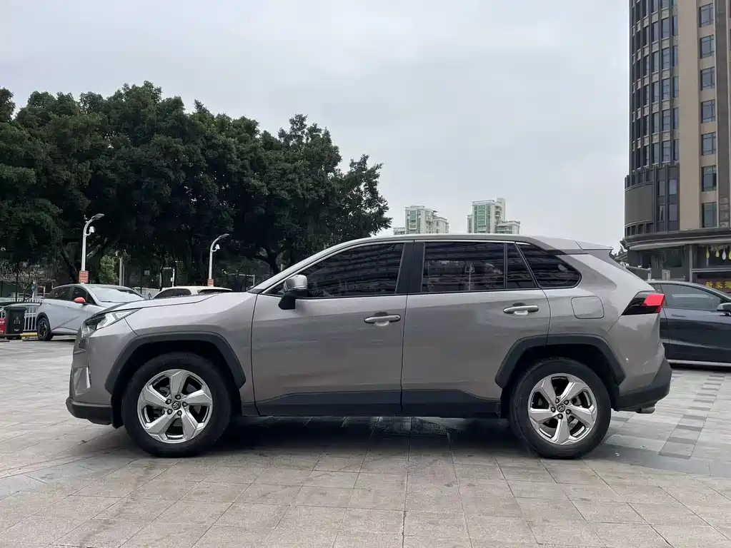 TOYOTA RAV4 RONGFANG