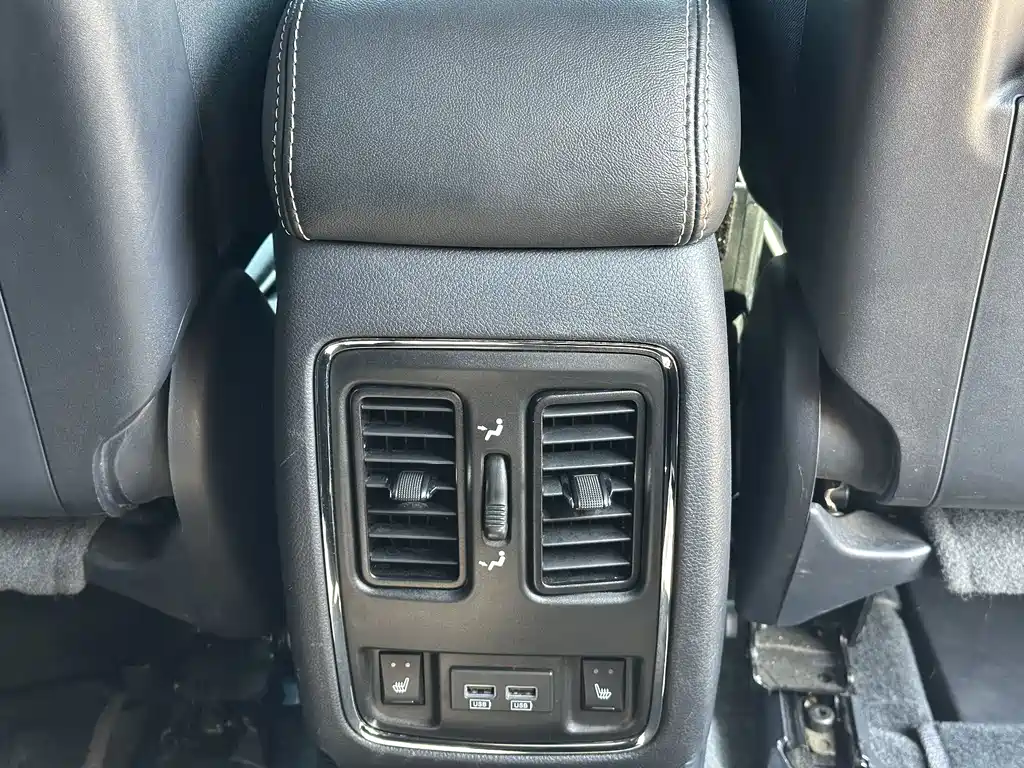 Jeep Grand Cherokee (Import) — миниатюра 24