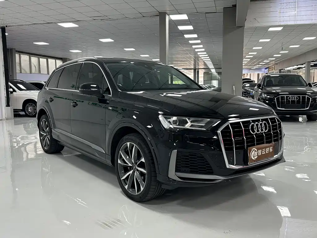 Audi Q7 2023 55 TFSI quattro S line Sport