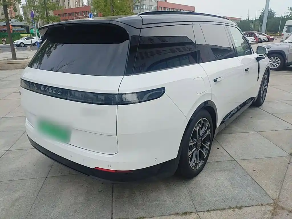 Lynk & Co 900 2025 1.5T Ultra 6 мест