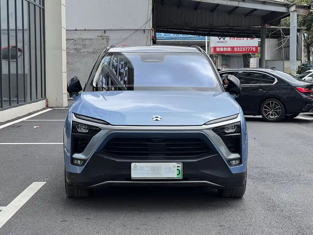 NIO ES8 2018 355KM мест