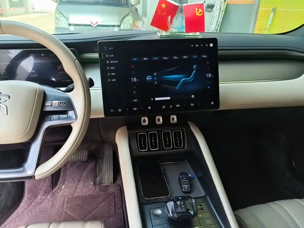 BYD L EV — миниатюра 13