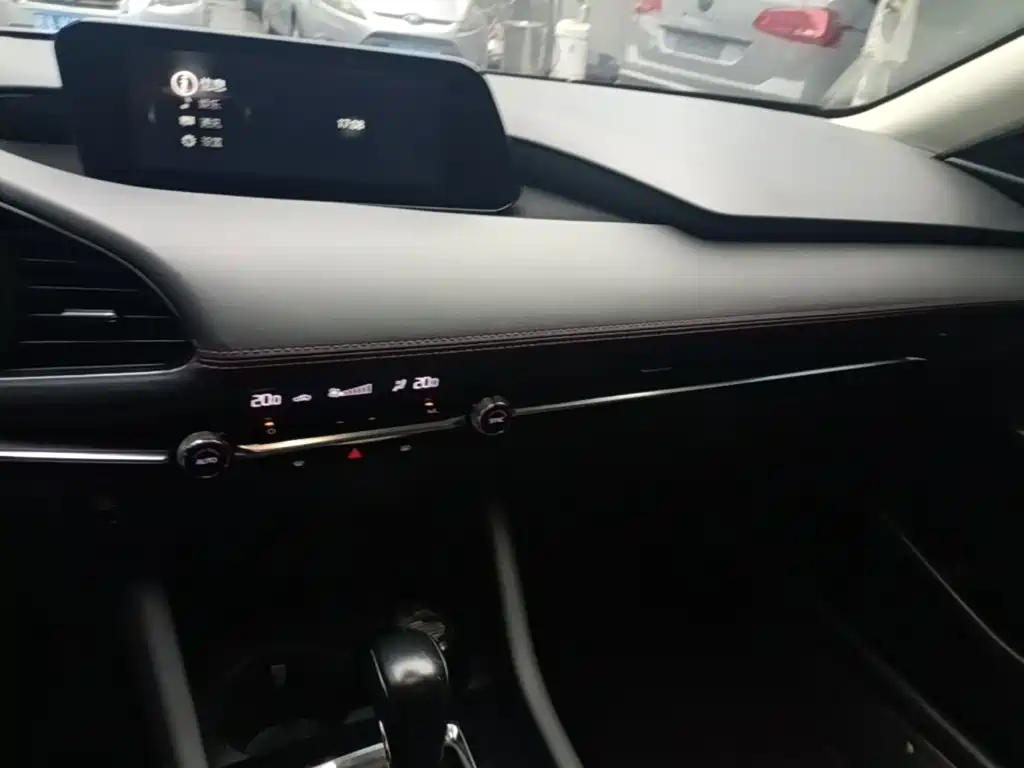 Mazda 3 Axela — миниатюра 6