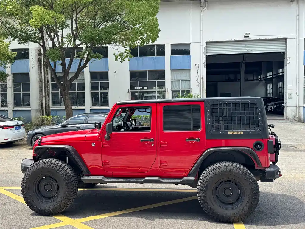 Jeep Wrangler — миниатюра 8