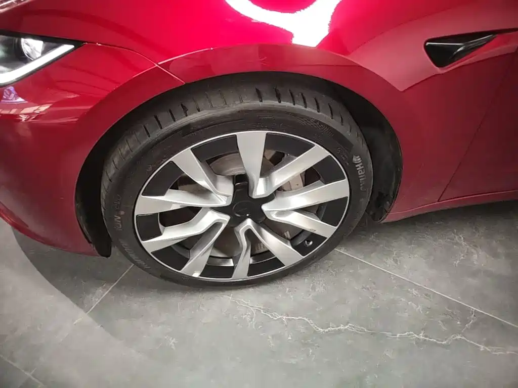 Tesla Model 3 — миниатюра 23