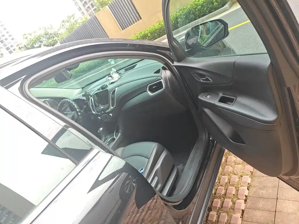 Chevrolet Equinox — миниатюра 19