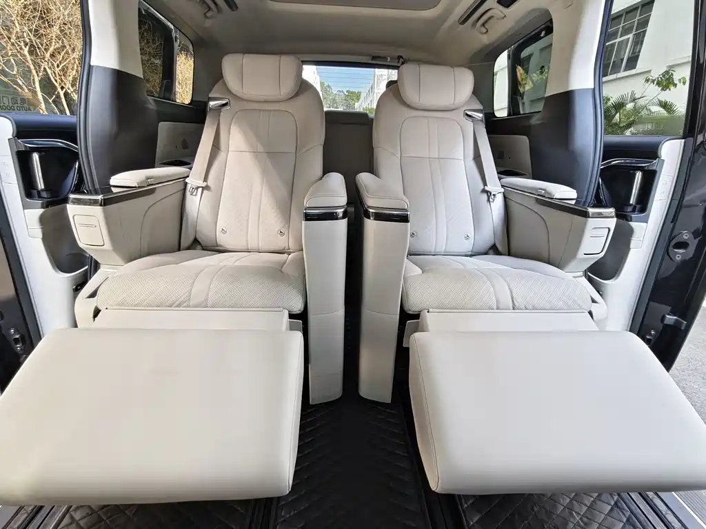 SAIC MAXUS EVERYONE 9