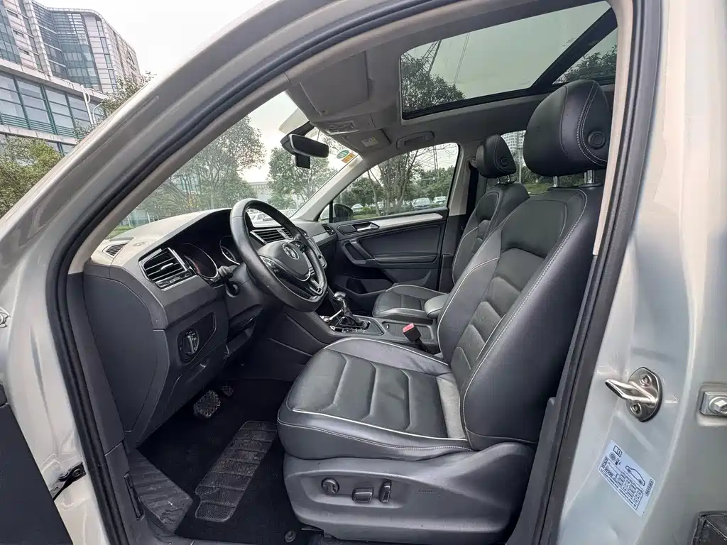 Volkswagen Tiguan L L 2017 330TSI AT Flagship