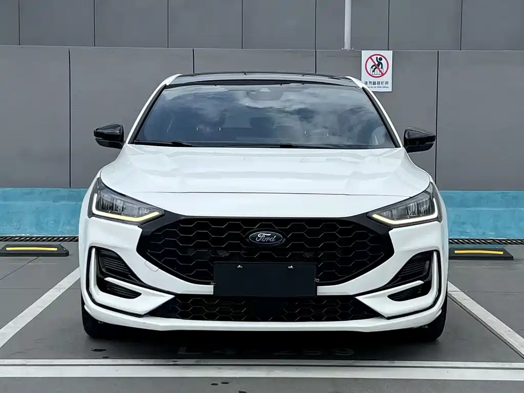 Ford Focus 2022 EcoBoost 180 AT ST Line