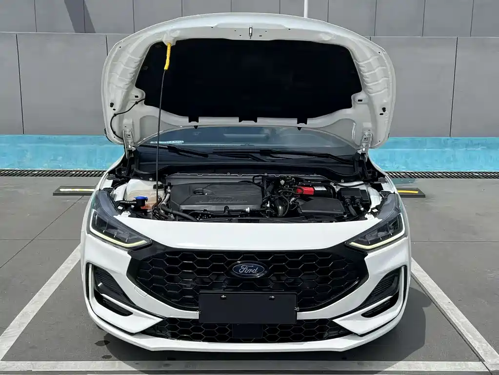 Ford Focus 2022 EcoBoost 180 AT ST Line