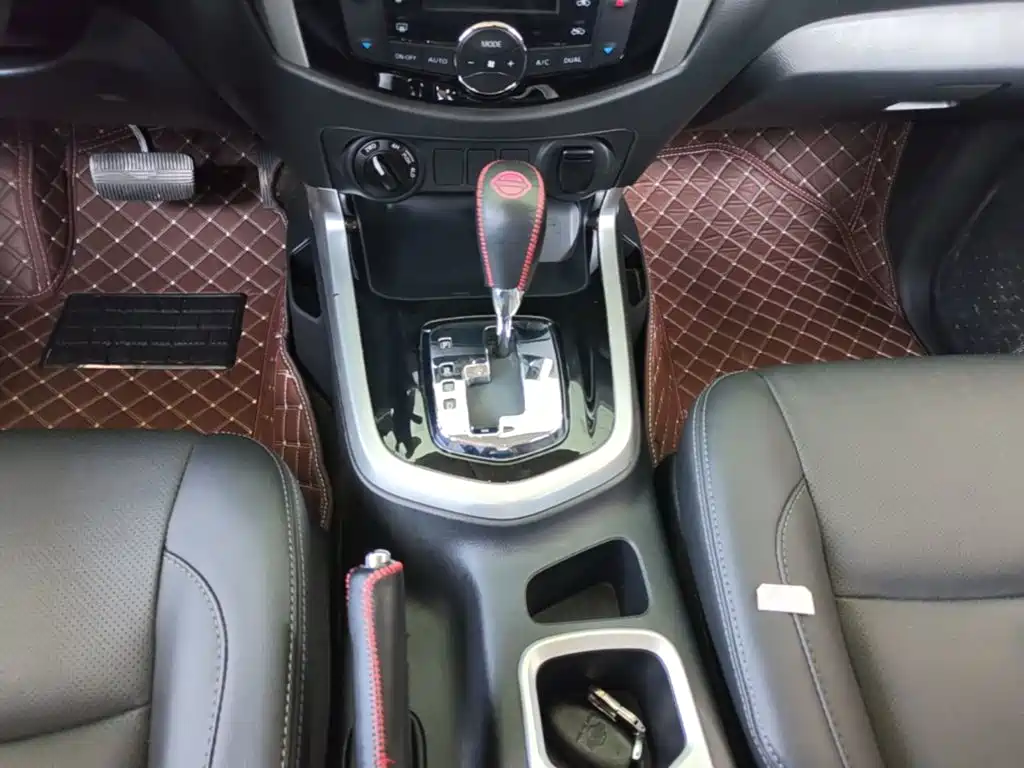 Nissan Navara — миниатюра 14