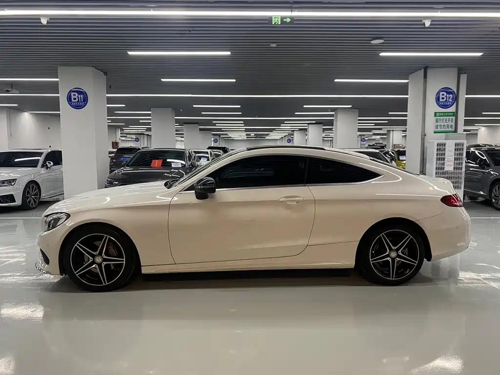 Mercedes-Benz C-Class (Import) — миниатюра 4