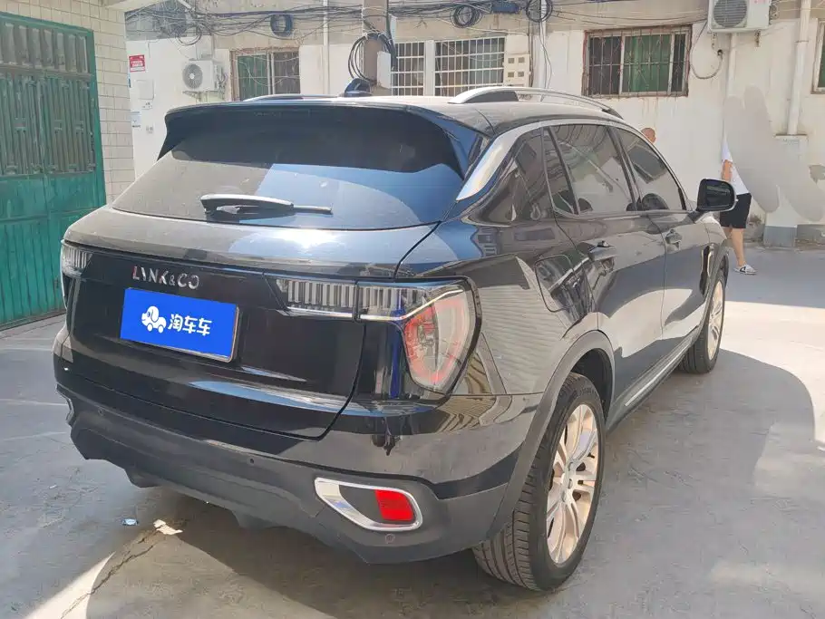 Lynk & Co 01 — миниатюра 3
