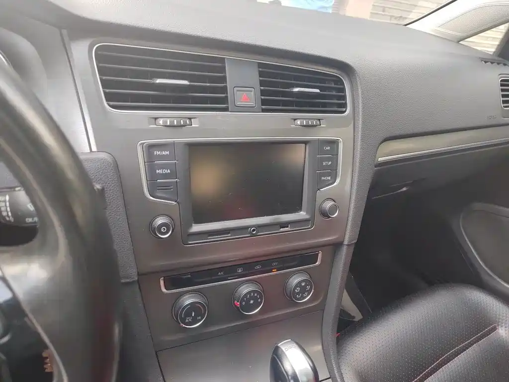 Volkswagen Golf — миниатюра 10