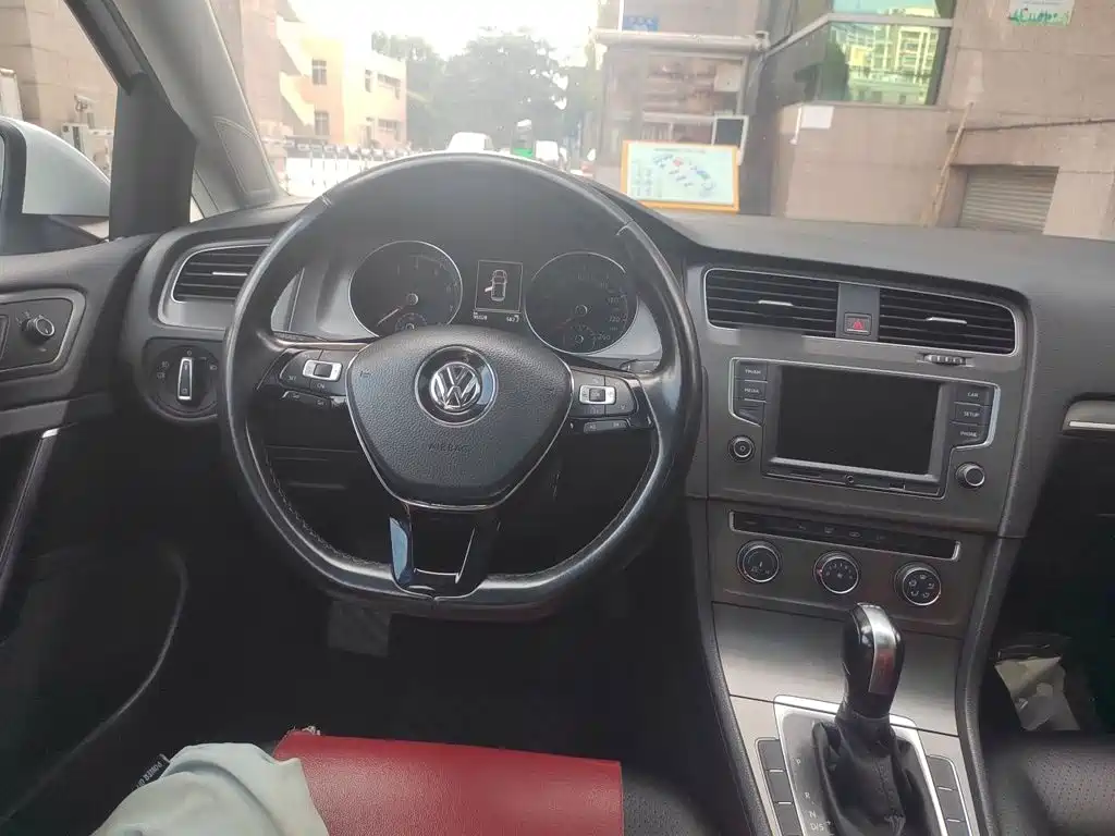 Volkswagen Golf — миниатюра 7