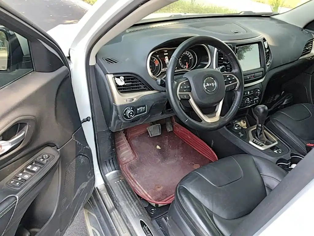 Jeep Cherokee — миниатюра 16