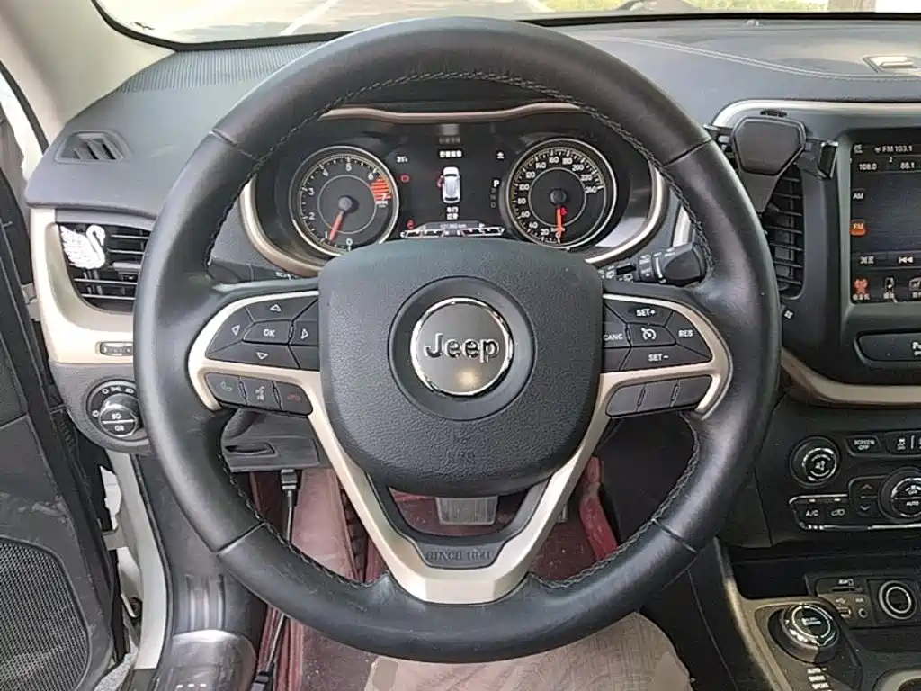 Jeep Cherokee — миниатюра 11