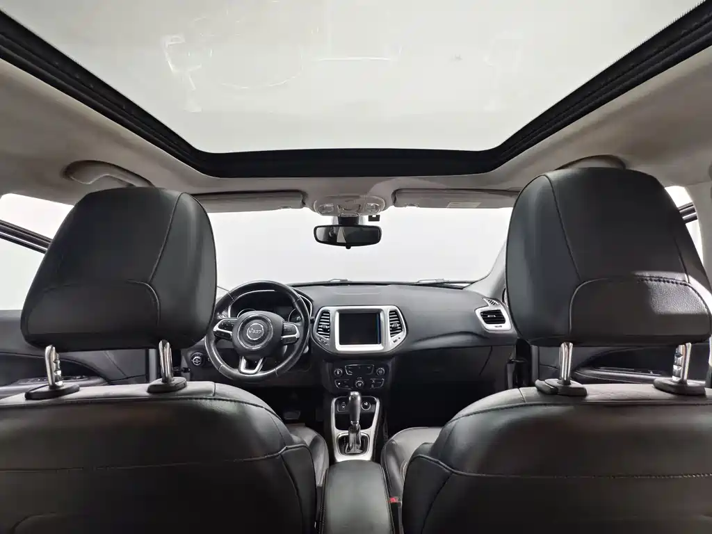 Jeep Compass — миниатюра 11