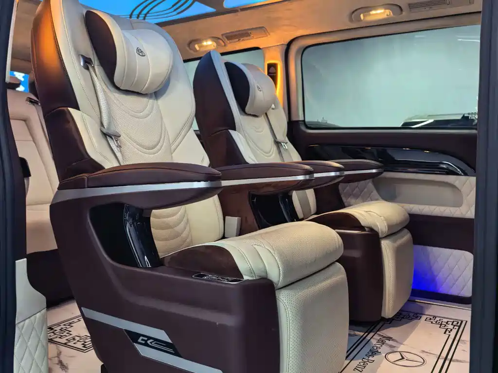 Mercedes-Benz Vito 2021 2.0T 7 мест
