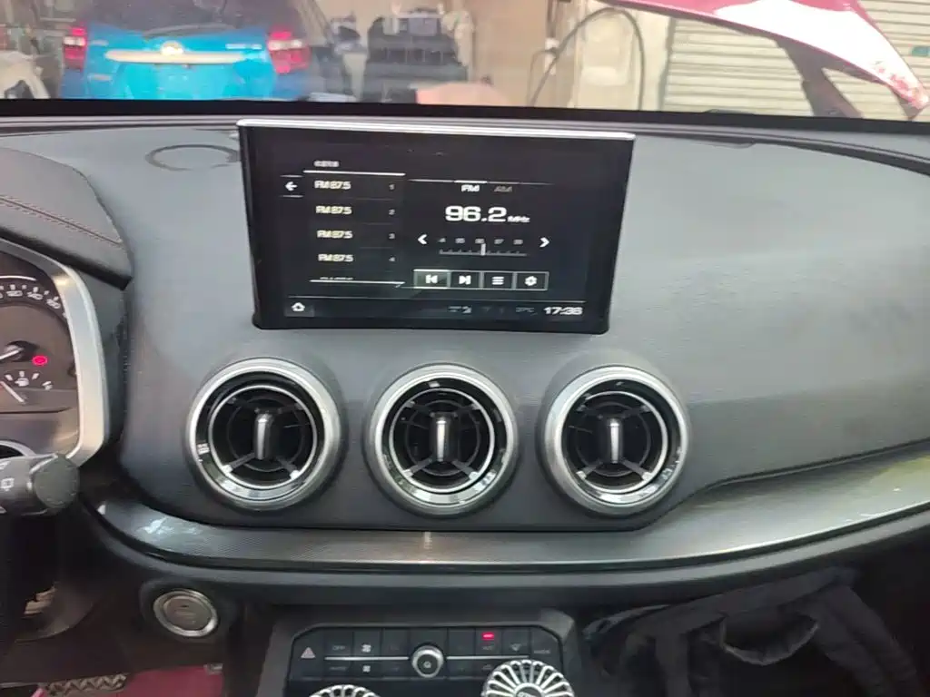 Wey Wey VV5 — миниатюра 13