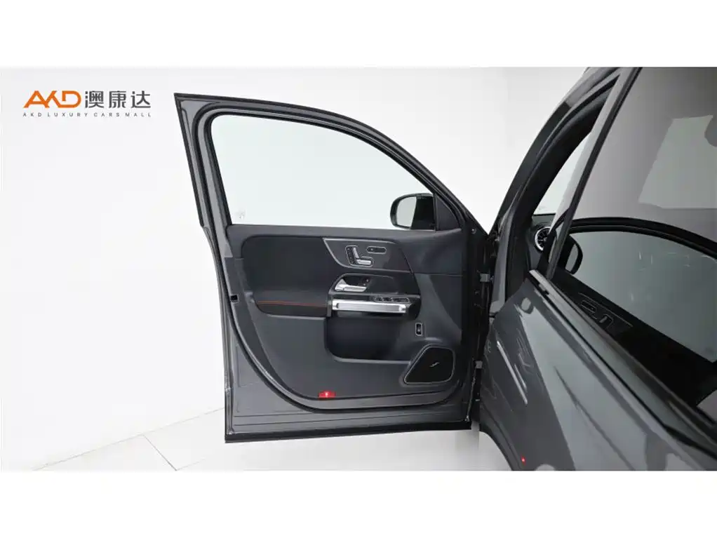 Mercedes-Benz GLB AMG — миниатюра 11
